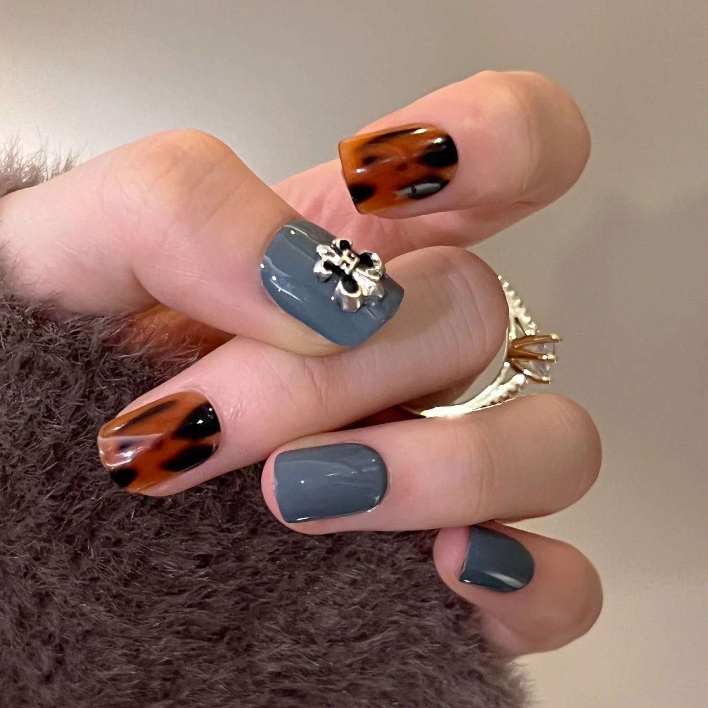 High Quality Luxury Designed Reusable Printed False Nails Short Custom Acrylic Press on Nails Artificial Nails for Woman