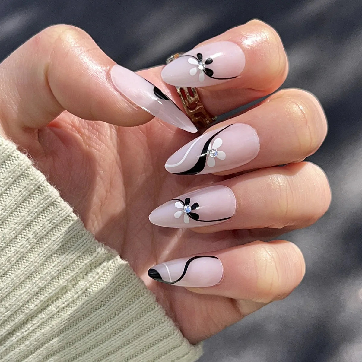 High Quality Luxury Designed Reusable Printed False Nails Short Custom Acrylic Press on Nails Artificial Nails for Woman