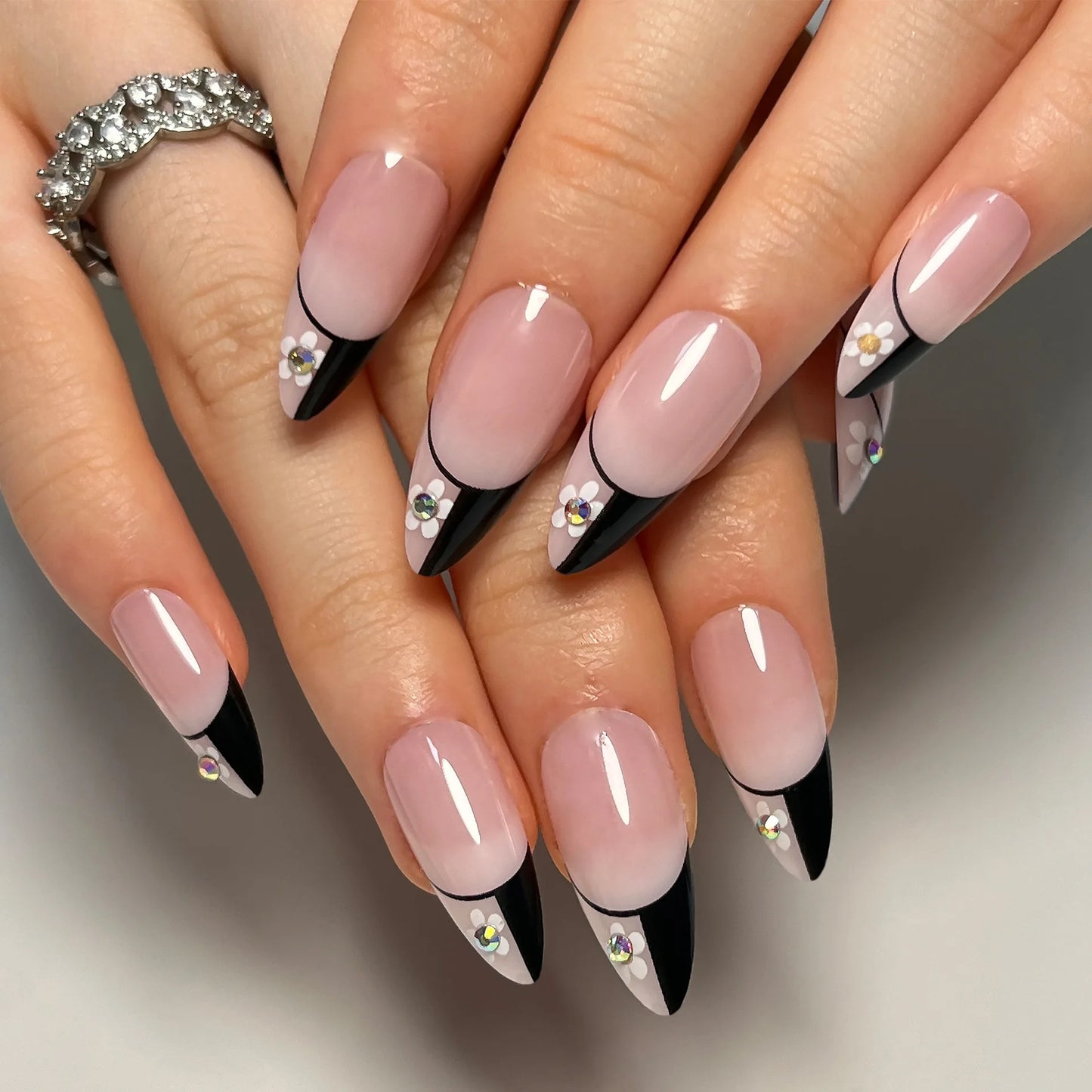 High Quality Luxury Designed Reusable Printed False Nails Short Custom Acrylic Press on Nails Artificial Nails for Woman