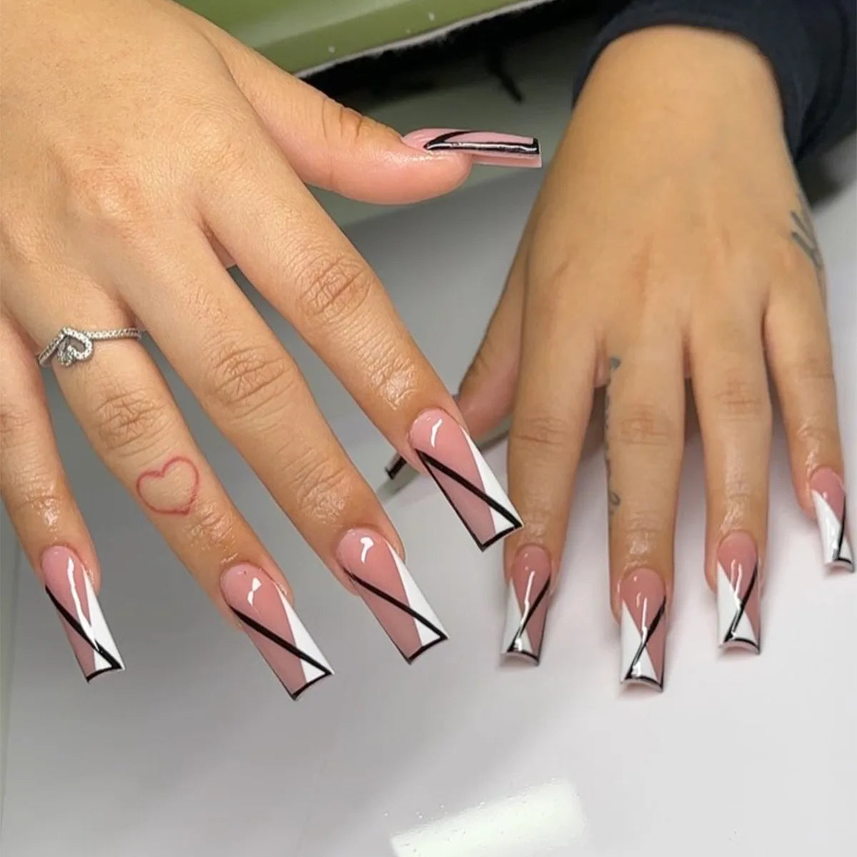 High Quality Luxury Designed Reusable Printed False Nails Short Custom Acrylic Press on Nails Artificial Nails for Woman