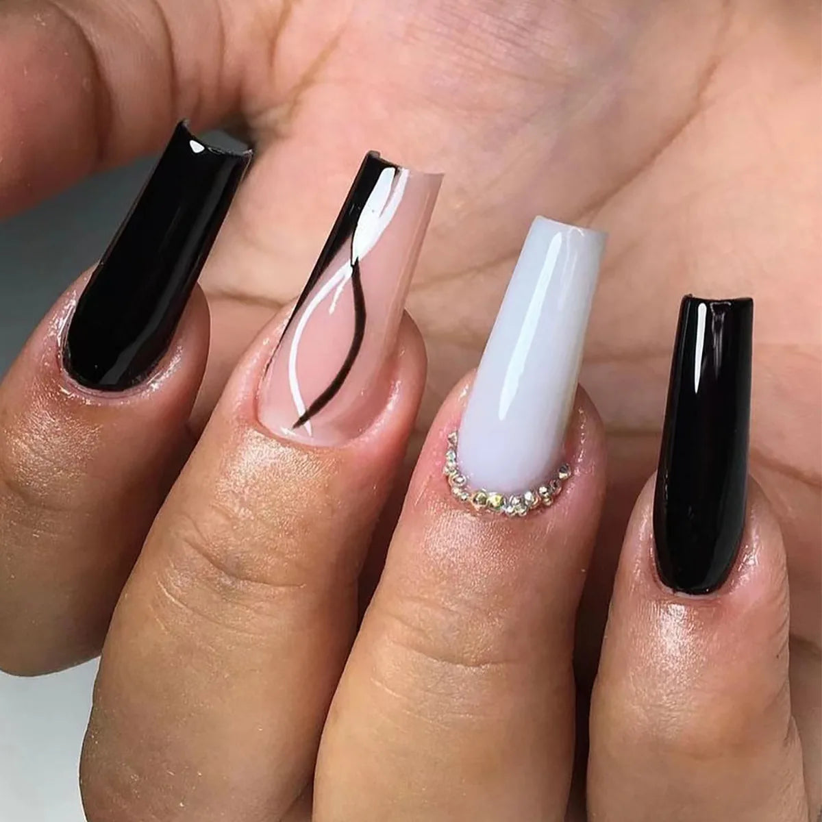 High Quality Luxury Designed Reusable Printed False Nails Short Custom Acrylic Press on Nails Artificial Nails for Woman
